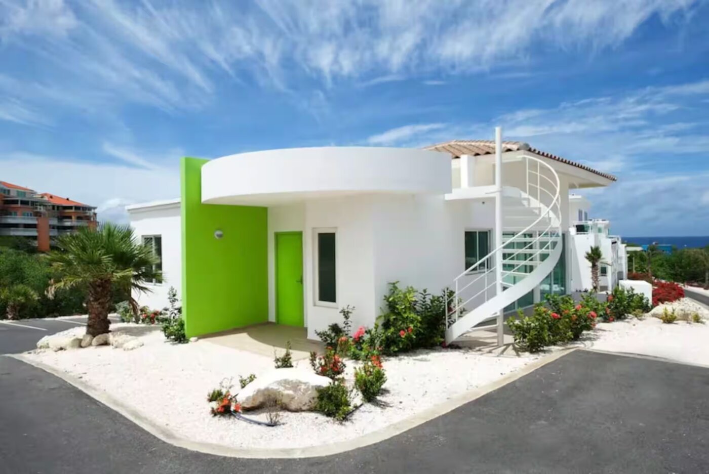Dushi Sea View Beach Bungalow